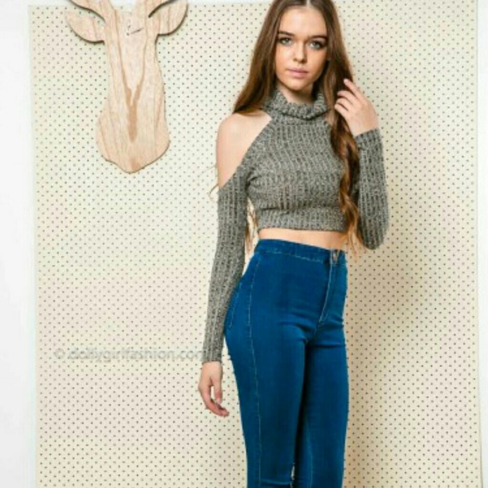 Cold Shoulder Roll Neck Cropped Sweater - Picture 2 of 4